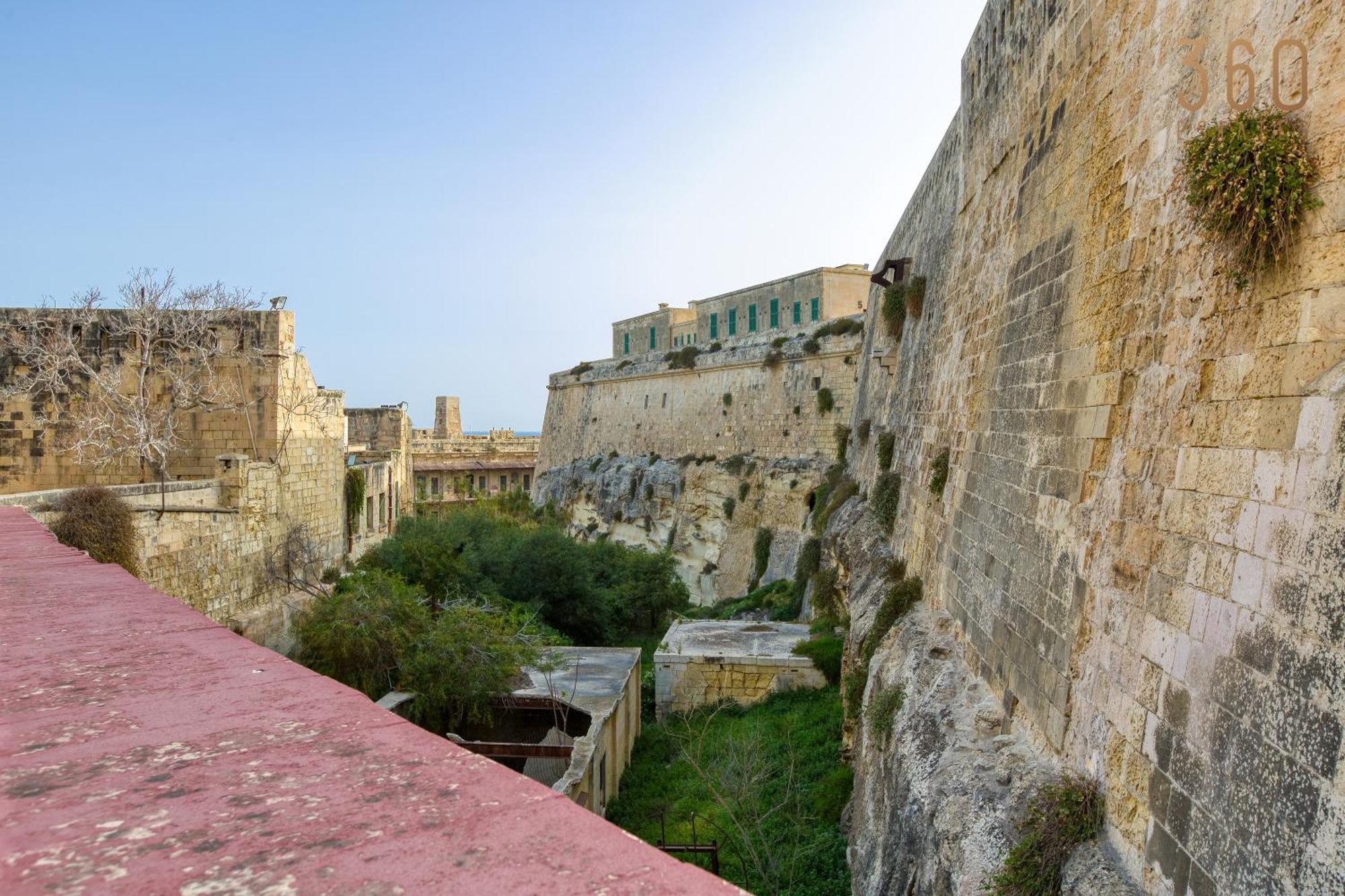 Comfortable 1Br Home With Maltese Balcony In Valletta By 360 Estates Exterior photo